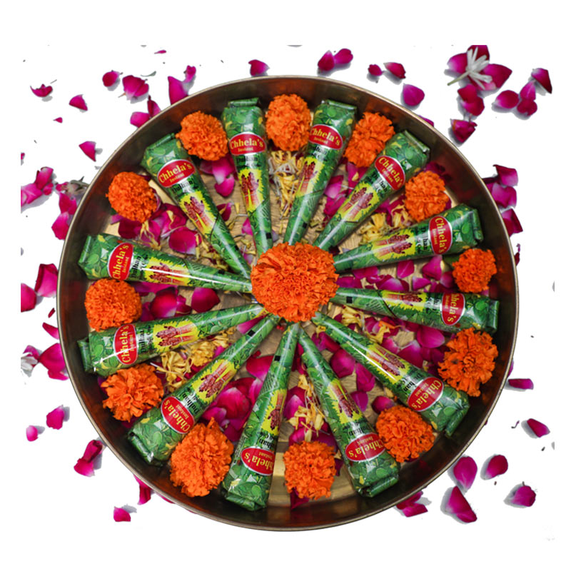 Chhela's Menhandi for hand is a quality product which is made of natural Mehandi leaves and is completely safe. It gives a good color in your hand and looks elegant.